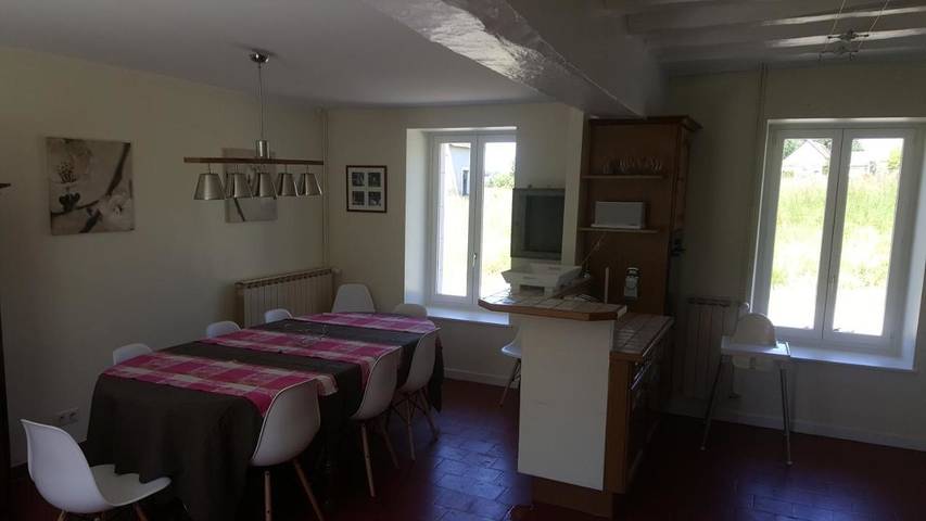 Location de vacances pour 2 personnes, avec jardin et vue sur le lac ainsi que piscine et vue à Châtillon-sur-Indre - 4