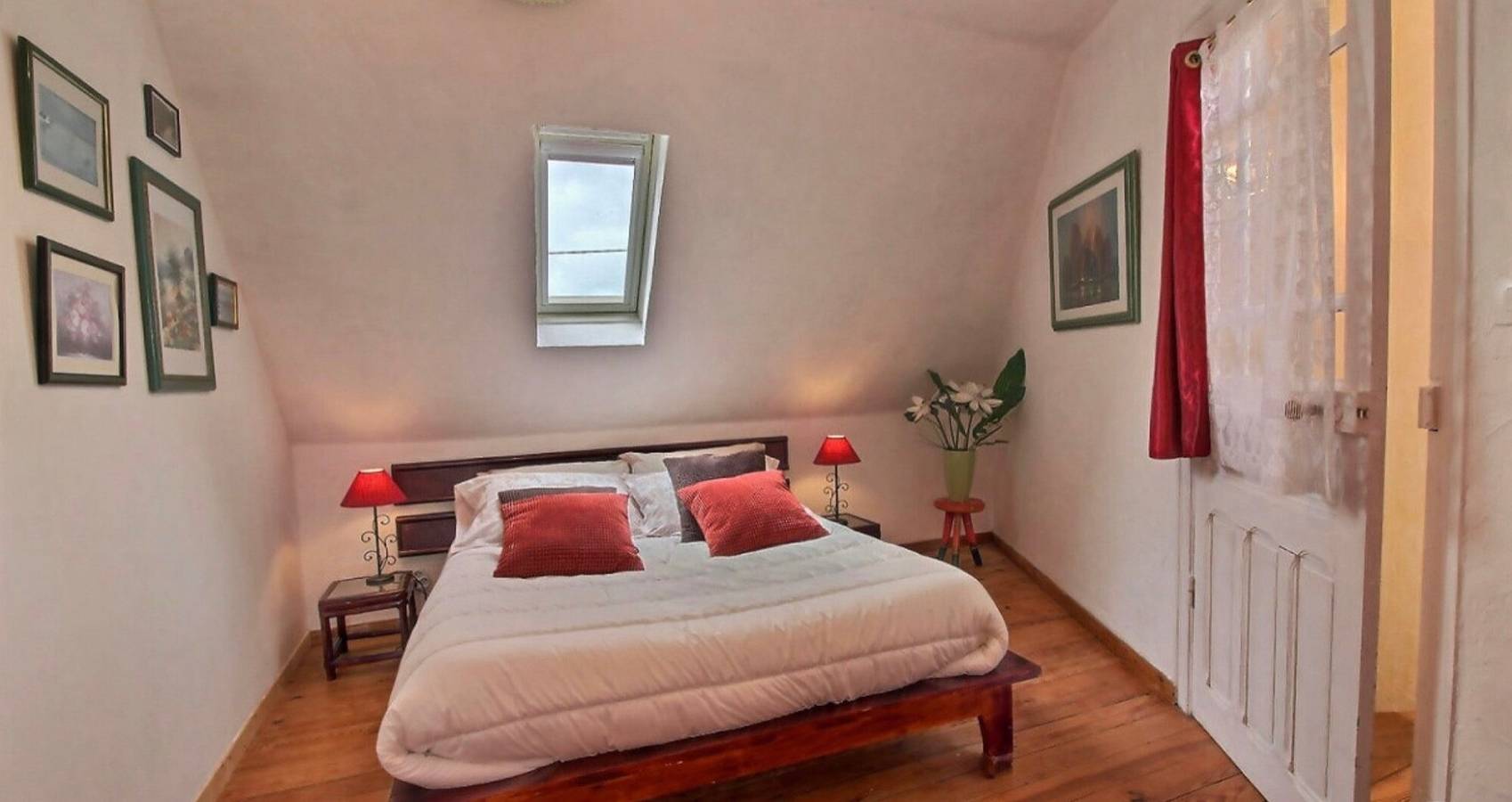 Casa de vacaciones 'Maison Ty Bihan' con terraza privada, jardín privado y Wi-Fi in Beg-Léguer, Lannion