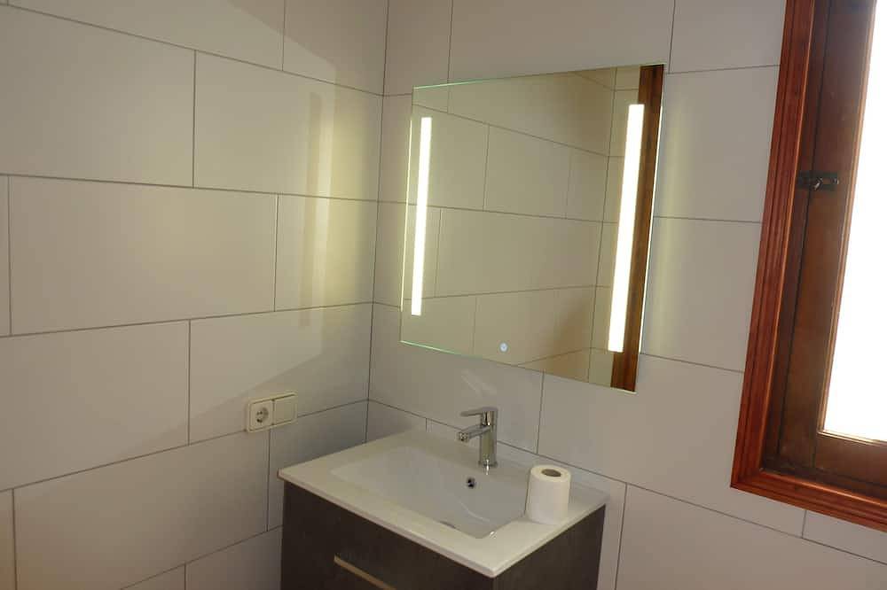 Ganze Wohnung, Modernes Apartment in Südlage mit Blick auf die Plaza in der Nähe aller Annehmlichkeiten in Brisas y Golf, Orihuela