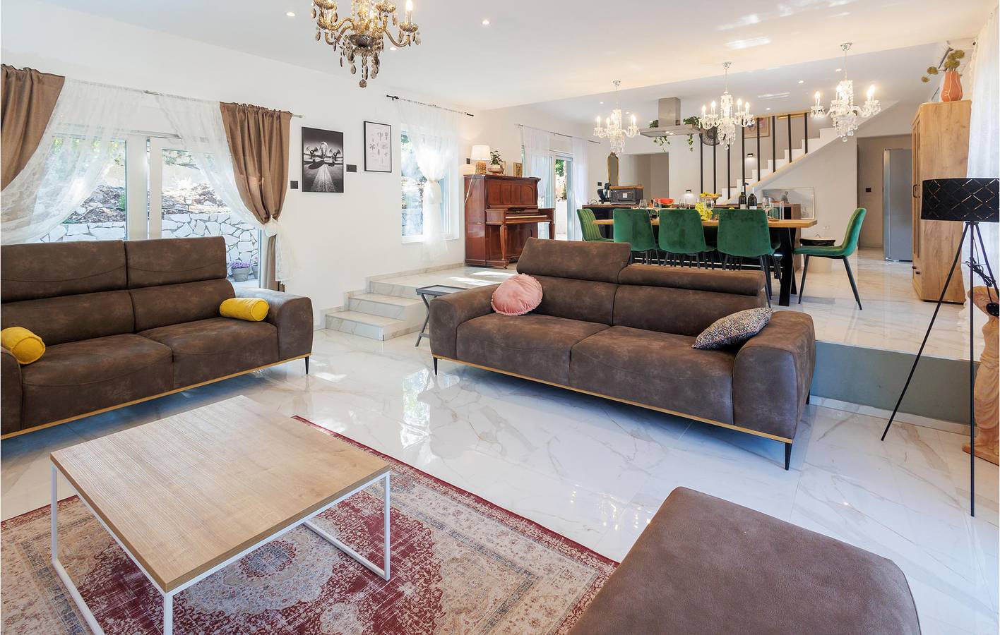 Charmante 200 m² große Wohnung mit Pool, Terrasse, WLAN und Küche in Zagvozd, Makarska Riviera