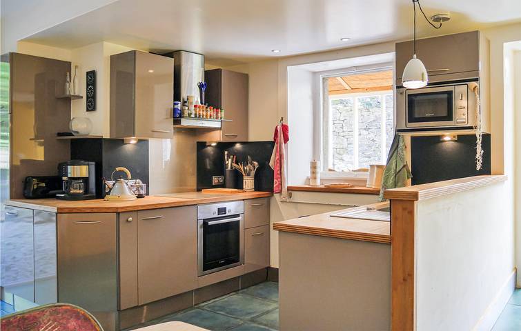 Location de vacances pour 6 personnes, avec terrasse et jardin à Saint-Germain-des-Vaux - 3