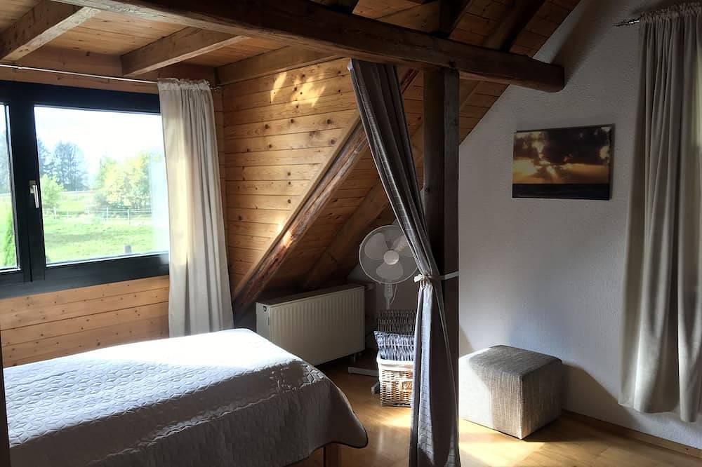 Entire apartment, Duplex apartment in a conservation area in Solingen, Bergisch region