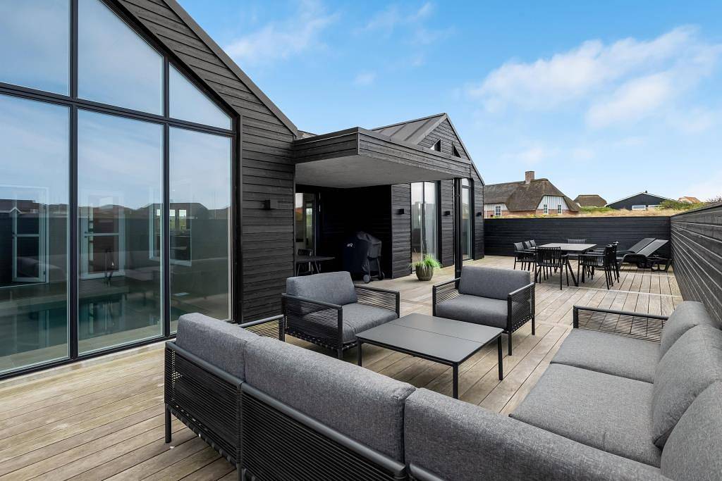 Exclusive newly built pool house with outdoor spa in Søndervig, Holmsland Klit
