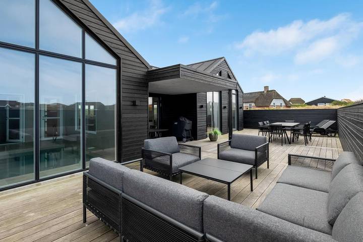 Exklusives Neubau-Poolhaus mit Außen-Whirlpool in Søndervig, Holmsland Klit