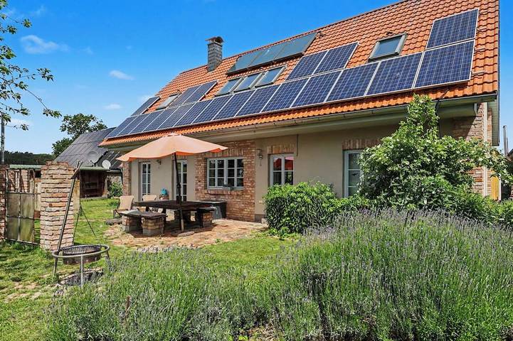 Ferienhaus für 8 Personen, mit Garten