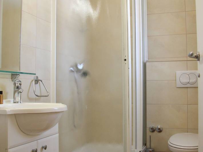 Gîte pour 2 personnes, avec piscine et jacuzzi, adapté aux familles à Cavtat - 4