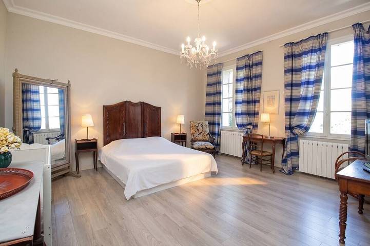 Villa pour 15 personnes, avec Terrasse et Jardin à Arles - 2