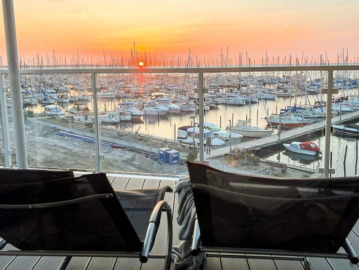 Ferienwohnung für 6 Personen, mit Balkon/Terrasse und Balkon sowie Terrasse an der Kieler Bucht