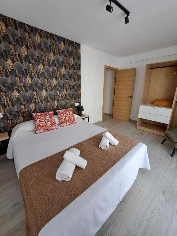 Two-Bedroom Apartment with Terrace in Playa de Levante, Costa Blanca