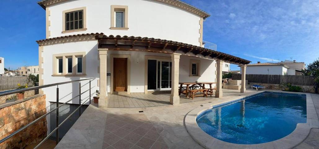 Finca mit hund für 8 Personen, mit Balkon und Terrasse sowie Garten und Pool in Portocolom