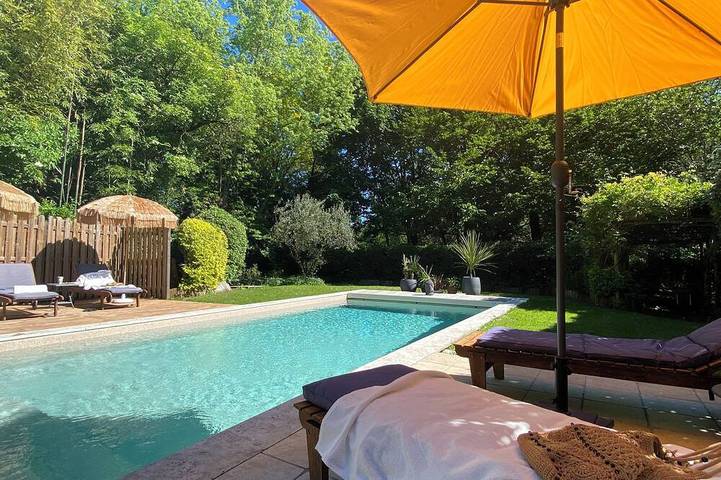 Location de vacances pour 3 personnes, avec terrasse ainsi que piscine et jardin à Civrac-de-Blaye - 4