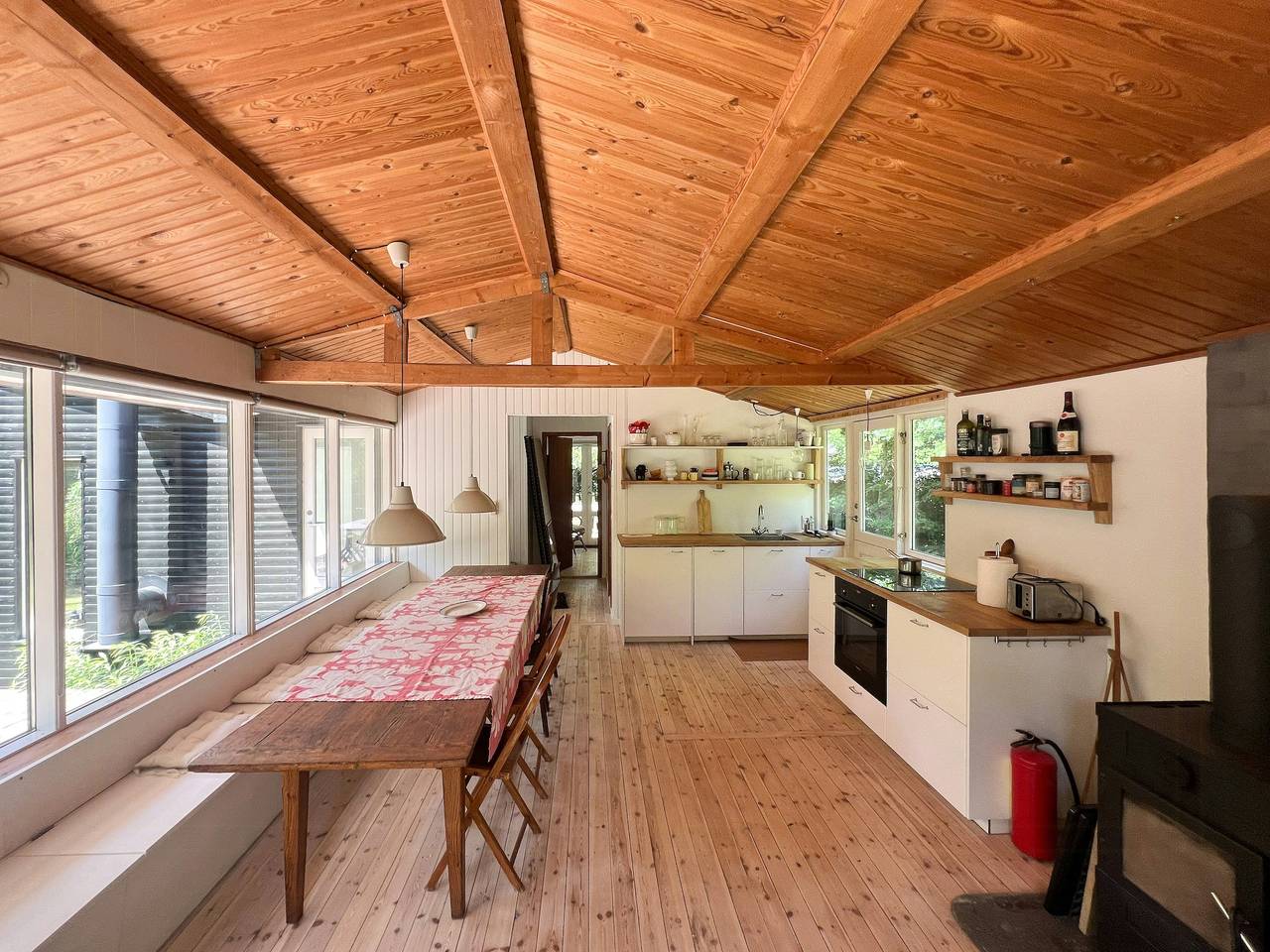 Prachtig vakantiehuis aan het strand van Liseleje in Melby, Hovedstaden