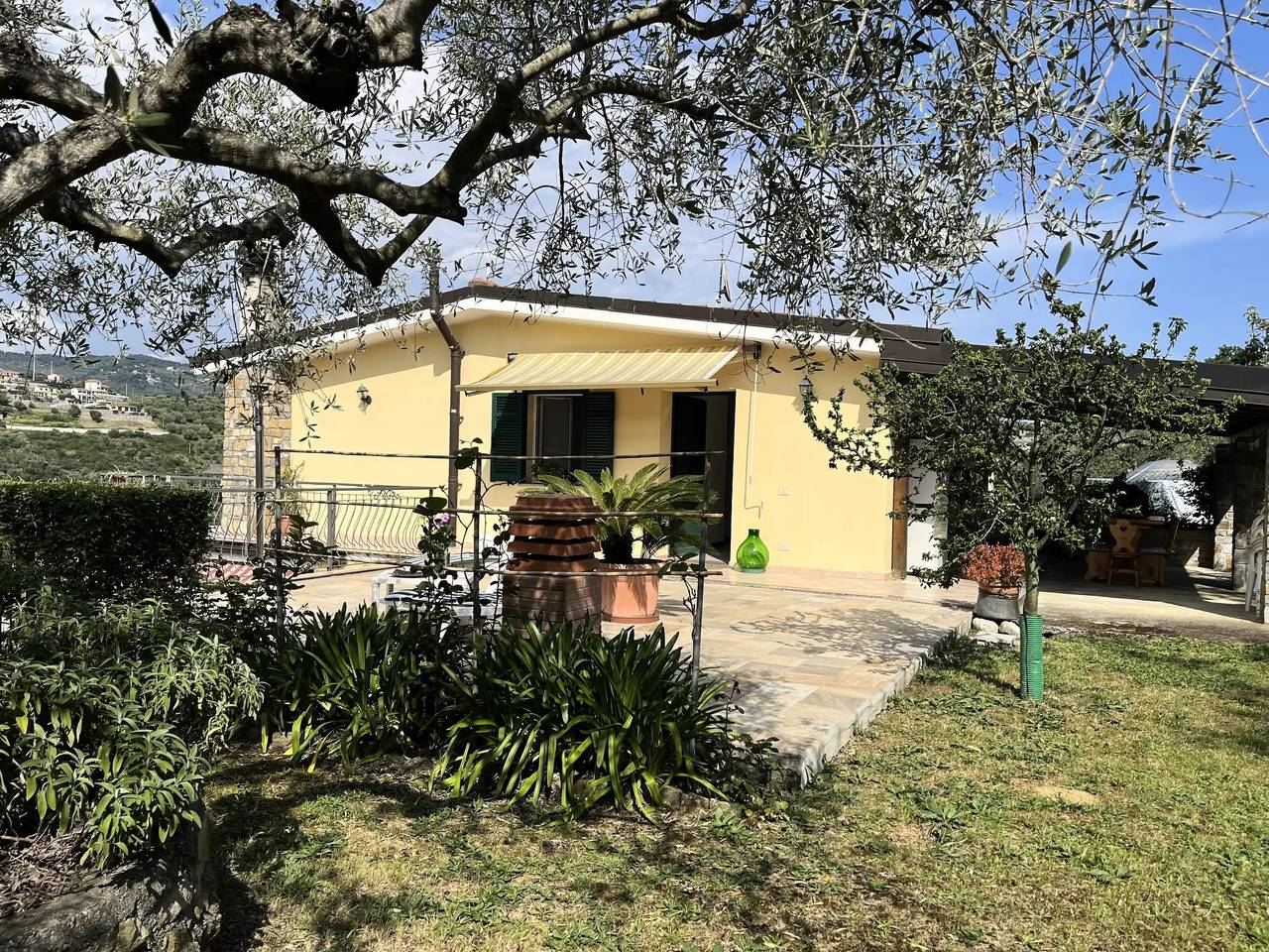 Casa 4 Persone in Poggi Imperia, Imperia