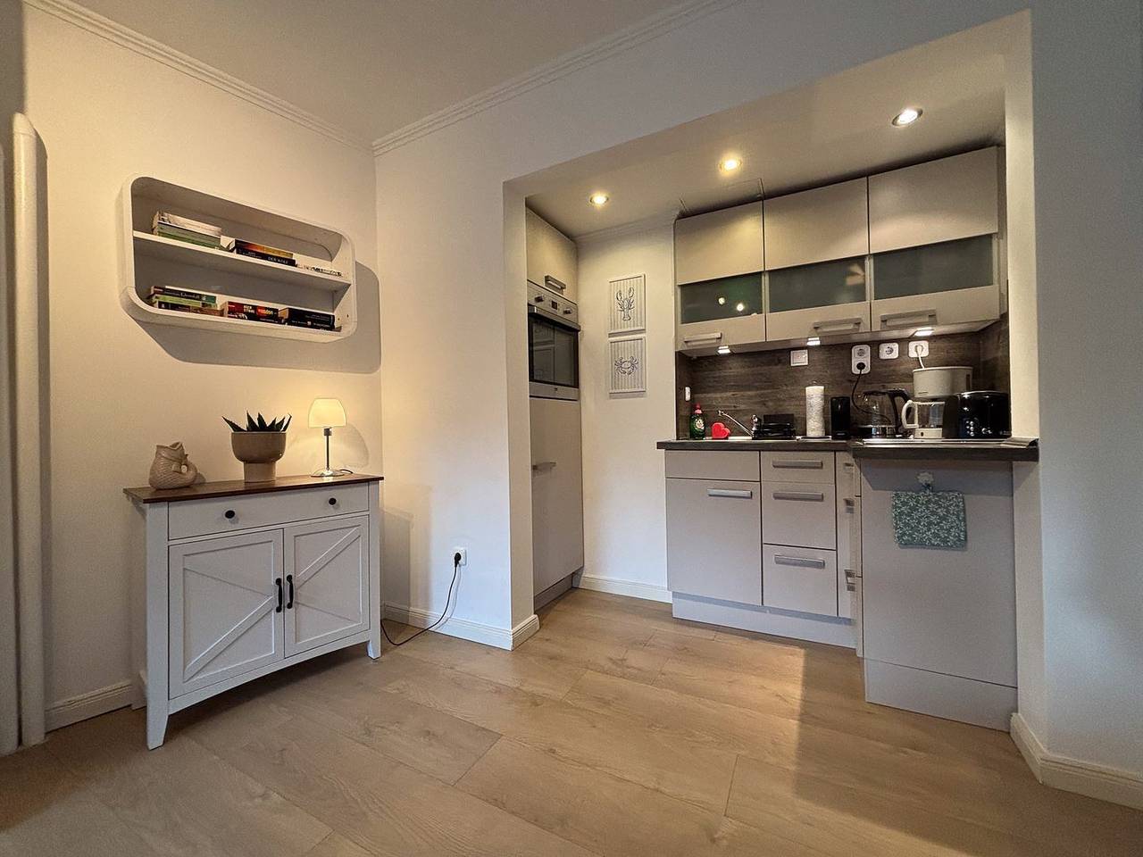 Ganze Wohnung, Gemütliche Ferienwohnung mit Pool und Sauna strandnah in Cuxhaven Sahlenburg in Sahlenburg Strand, Cuxhaven