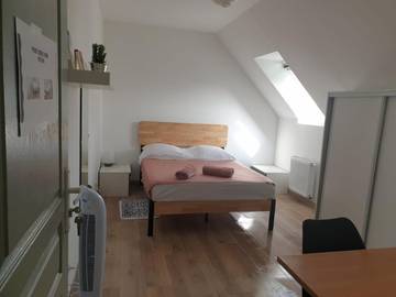 Cottage pour 3 personnes, avec terrasse et jardin, adapté aux familles à Dammartin-en-Goële