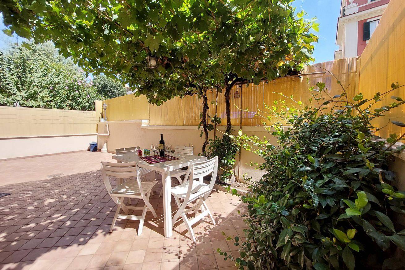 Geheel appartement, Vakantieappartement voor 4 personen met tuin in Rome, Provincie Rome