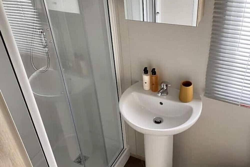 Gateway to the Yorkshire Dales a Luxurious 2 bedroom Motorhome sleeps 4 in Knaresborough, North Yorkshire