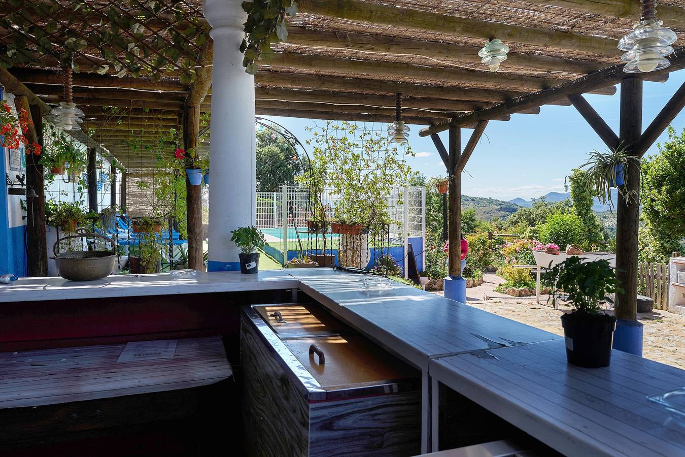 Casa vacacional 'La Sierrezuela' con vistas a la montaña, piscina privada y Wi-Fi in Castillo de Locubín, Sierras Subbéticas