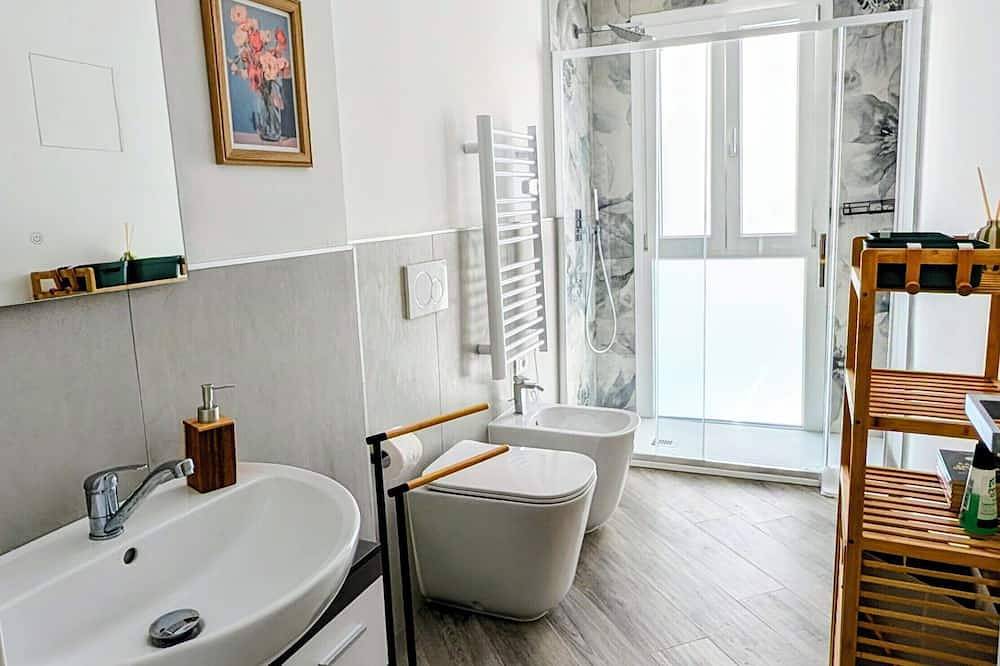 Sea view house with bathing establishment included for 6 people, with garden in Etruscan Coast