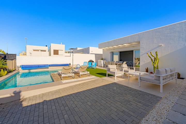Cayman in San Fulgencio, Costa Blanca
