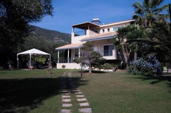 Ferienhaus für 8 Personen, mit Whirlpool und Garten