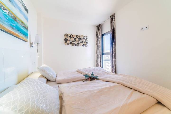 Ganze Wohnung, Cala Millor, schöne Fewo, 6 Etage , 2Sz, Meerblick, Direkt am Strand Wifi in Cala Millor, Sant Llorenç des Cardassar