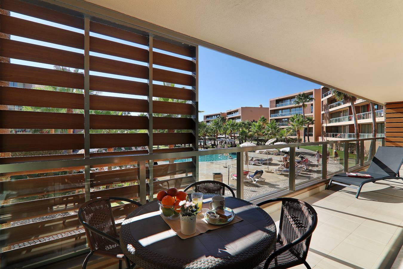 Entire apartment, Salgados 4Seasons Apartment with Pool, A/C, Wi-Fi, Garden & Balcony in Guia, Faro District