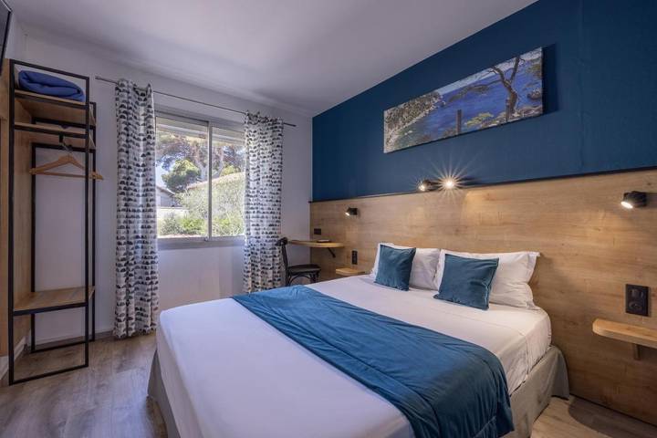 Hôtel pour 2 personnes, avec Terrasse et Jardin à Fos-sur-Mer