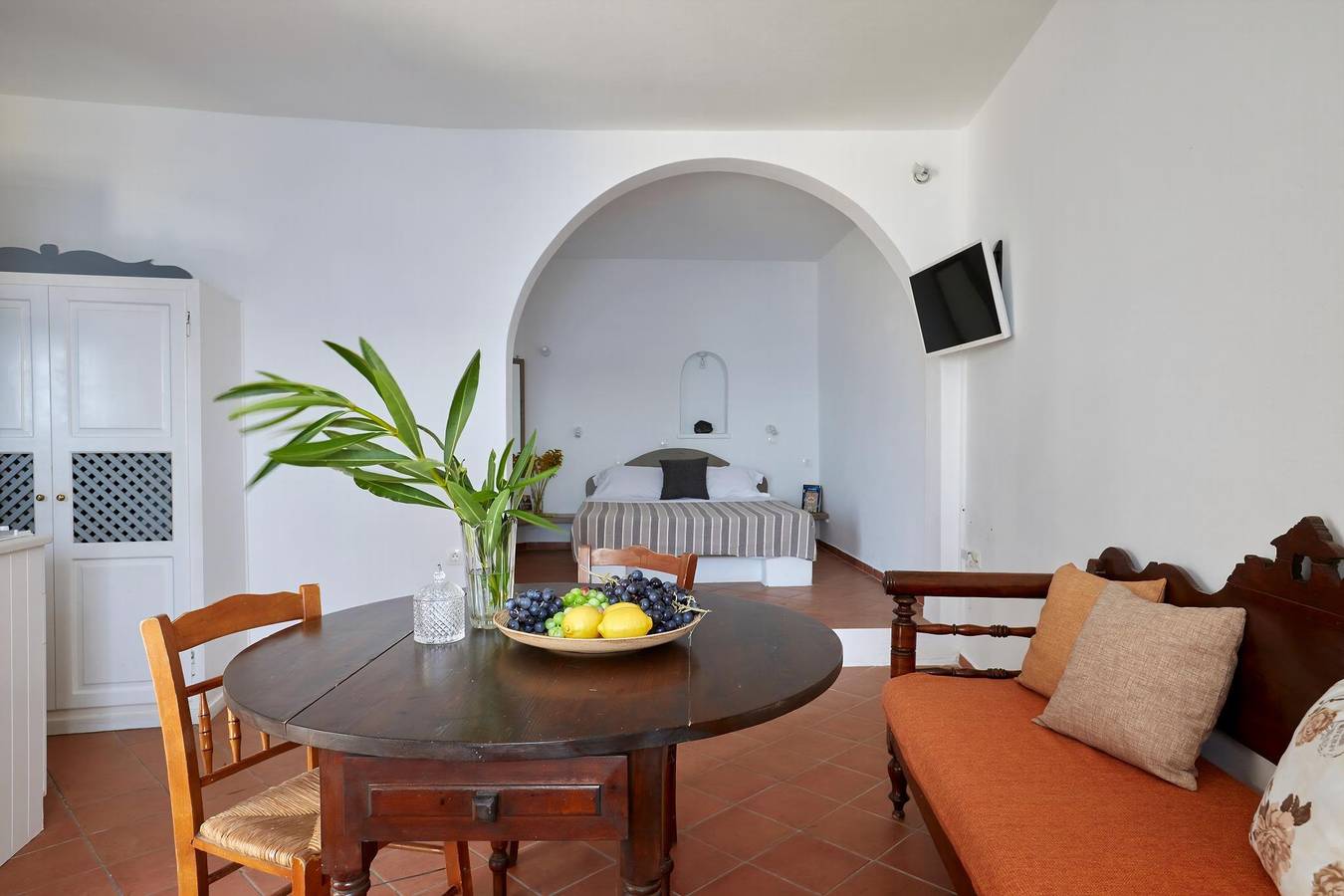 Remarkable Santorini Villa | Junior Suite | 1 Bedroom | Stunning Views of Sea and The Volcano | Oia in Oia, Santorini