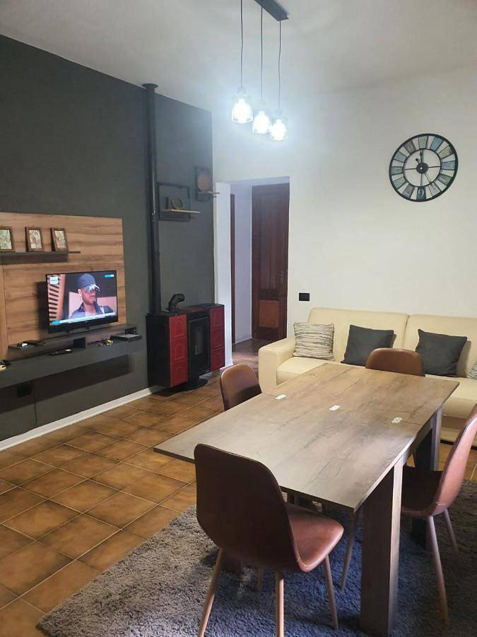 Appartamento per 4 persone, con giardino e terrazza, adatto a famiglie con bambini in Carbonia