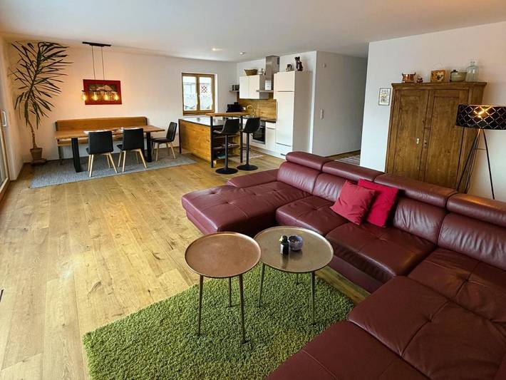 Ferienwohnung für 8 Personen, mit Garten und Sauna sowie Seeblick und Ausblick, kinderfreundlich in Steinbach am Attersee - 4