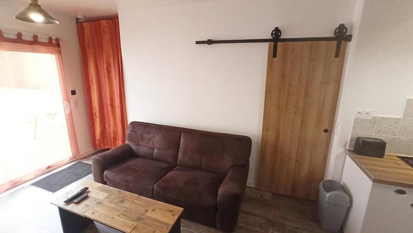 Location de vacances pour 4 personnes, avec Terrasse dans Rochetrejoux