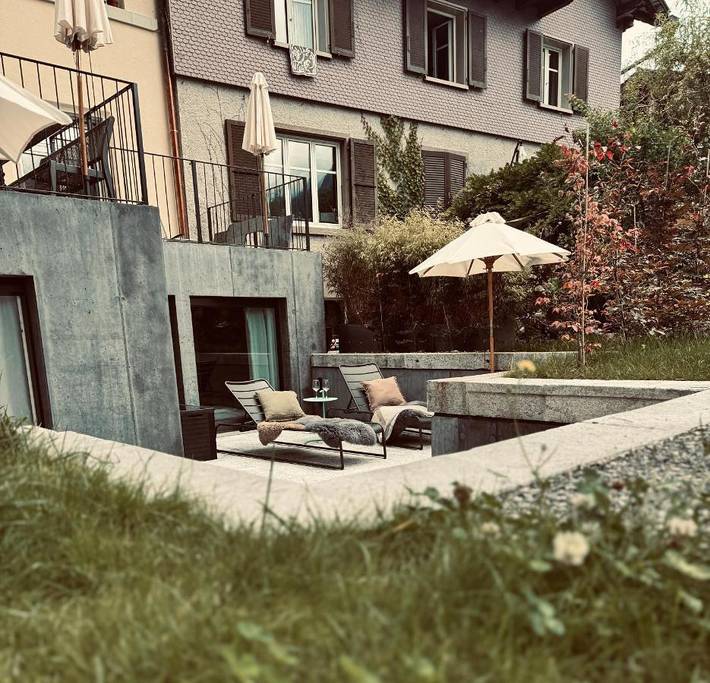 Ferienwohnung für 4 Personen, mit Ausblick und Seeblick sowie Garten und Terrasse in Brienz