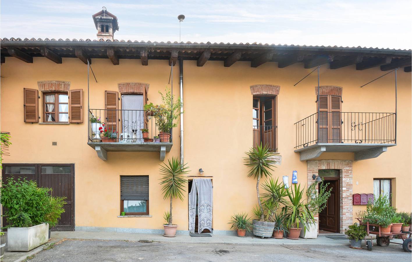 Appartamento intero, Appartamento nel centro città con parcheggio e internet in Monforte d'Alba, Langhe