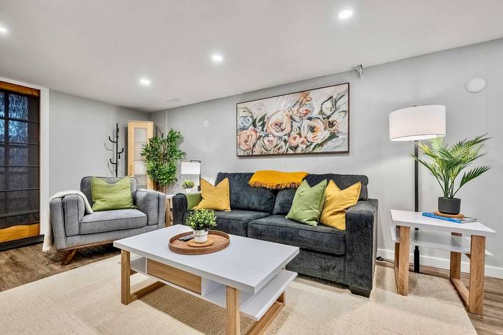 Vacation rental for 2 people, with garden in Calgary