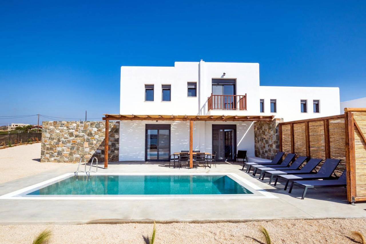 Cato Agro 5, Seafront Villa with Private Pool in Karpathos