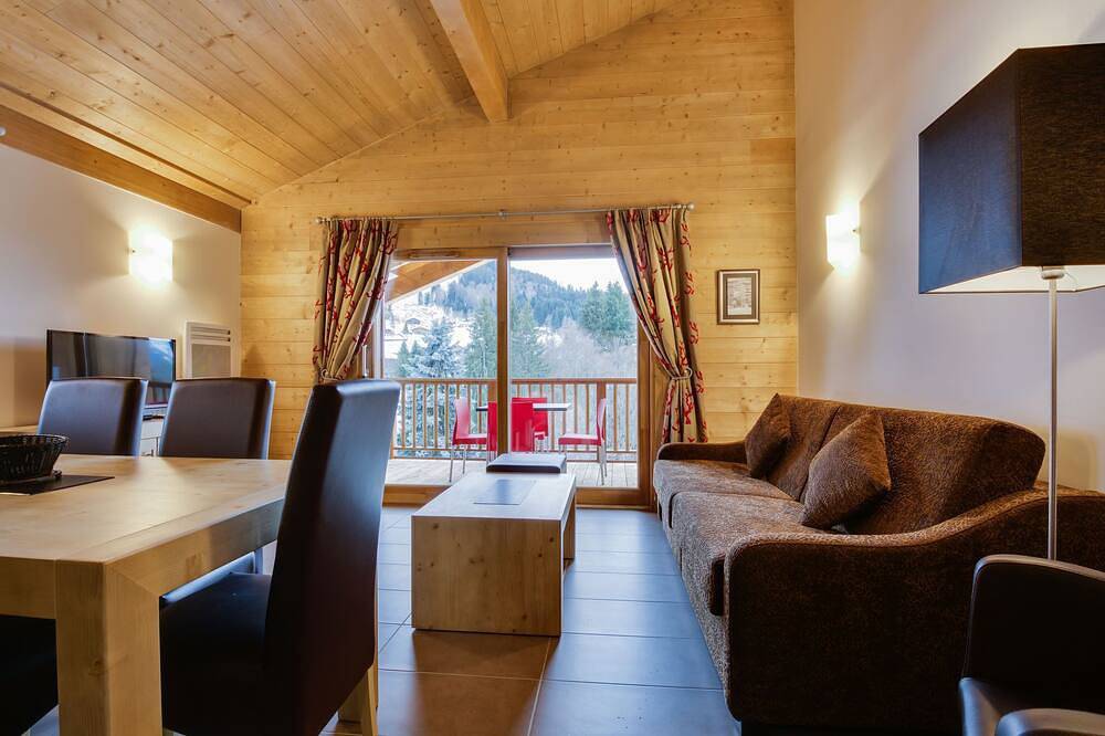 Apartamento entero, Cgh Rés & Spa Chalets de Léana by Interhome in Les Carroz, Arâches-la-Frasse
