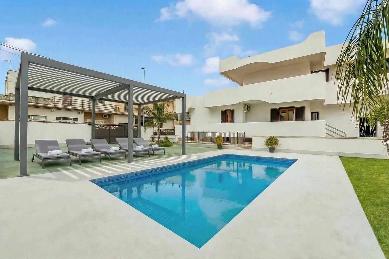 Charmantes Hotel-Apartment mit Pool, Parkplätzen und in der Nähe der Sehenswürdigkeiten von Melpignano in Cursi, Lecce Provinz