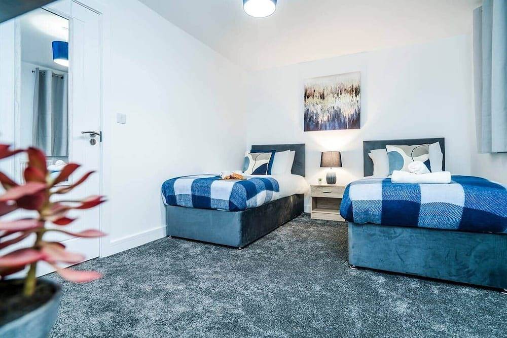 Borage 3Br, Contractors, Wifi, Gatwick, Parking in Crawley, West Sussex
