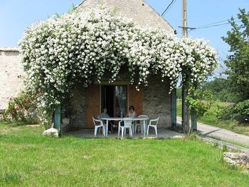 Gîte pour 8 personnes, avec terrasse, animaux acceptés à Poligny (Seine-et-Marne)