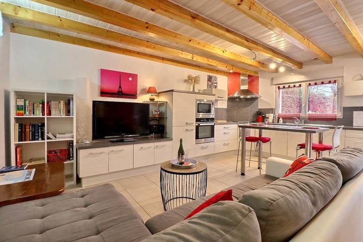 Gîte pour 2 personnes, avec Jacuzzi ainsi que Terrasse et Jardin à Grand-Champ