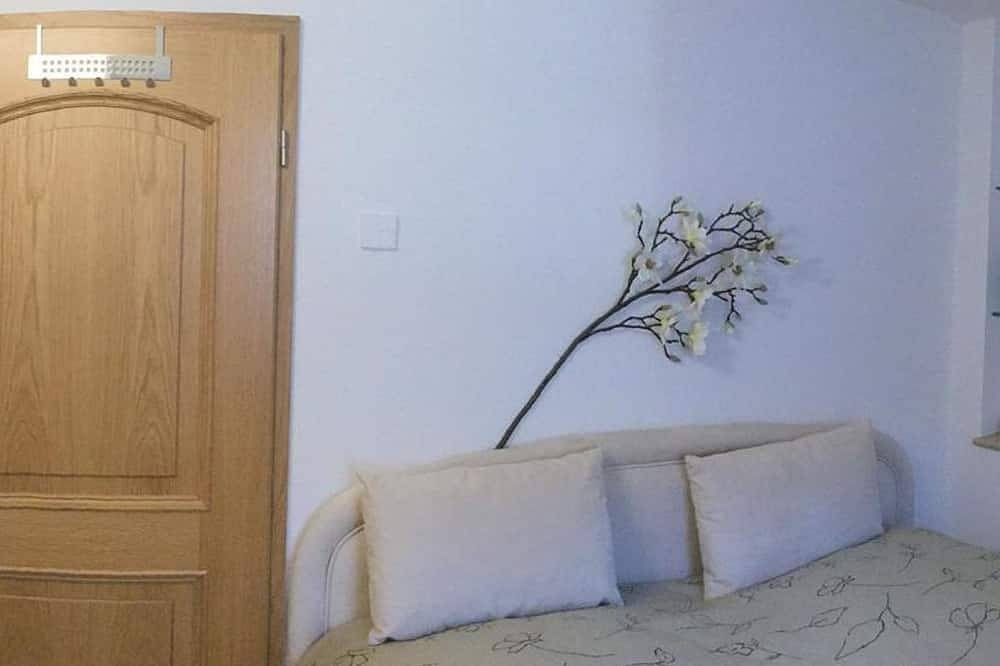 Ganze Wohnung, Ferienwohnung \"Am Geiseltal\" Tal der Bienenfresser - Barrierefreie Ferienwohnung in Merseburg, Saale-Unstrut