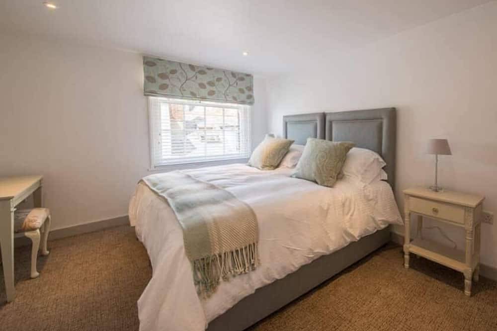 Ganze Wohnung, Franks- 2nd Floor Apt-2 Bath-Cowes Centre-Sleeps 4 in Cowes, Isle of Wight