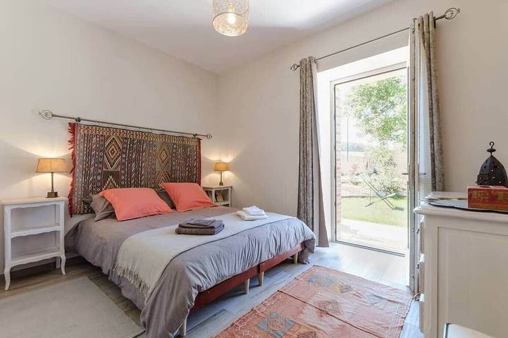 Location de vacances pour 12 personnes, avec jacuzzi ainsi que sauna et jardin à Paisy-Cosdon - 2