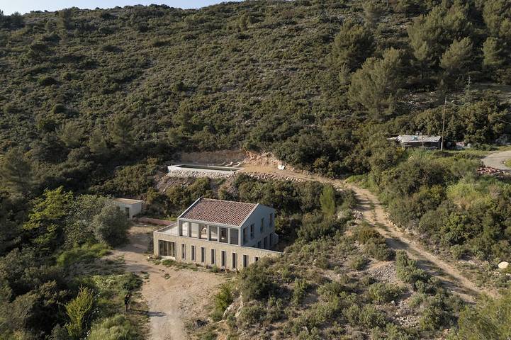 A quiet home, between Provence and the Calanques in Simiane-Collongue, Mediterranean Coast (France)