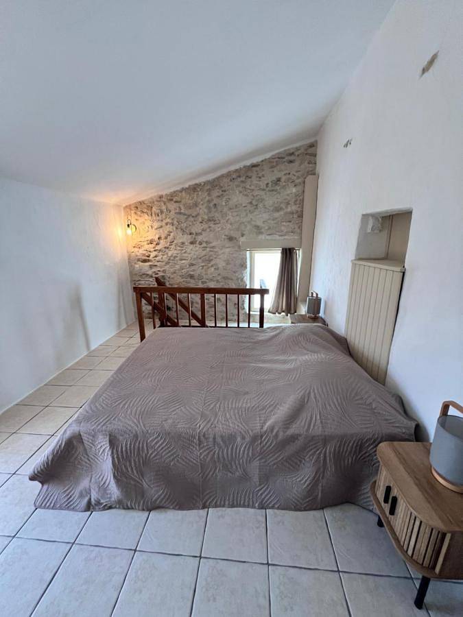 Gîte pour 4 personnes, avec terrasse ainsi que jardin et piscine, animaux acceptés à Orthoux-Sérignac-Quilhan - 4