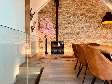 Cottage pour 5 personnes, avec jardin et piscine à Clavier