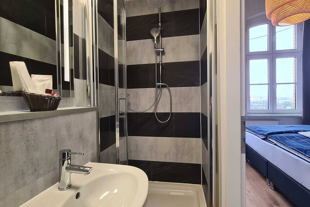 Ganze Wohnung, Einzelzimmer 1 (18m², 1 Pers. + Aufbettung) - Altes Lazarett Gästehaus in Anklam, Vorpommern