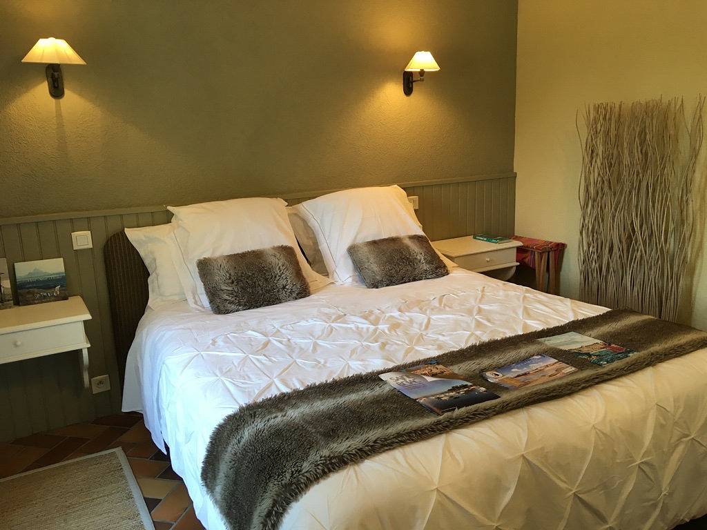 Les Chambres d'hôtes du Vieux Logis - Chambre vue sur coeur in Saint-Briac-sur-Mer, Région de Saint-Malo