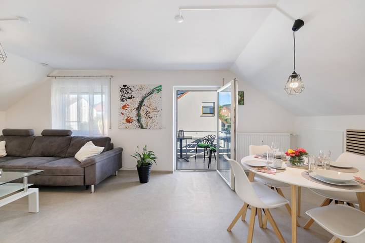 Hel lejlighed, Rosengarten Apartment with Balcony, 3 Dtv Stars & 3 Paw Stars in Mössingen, Neckar-Alb